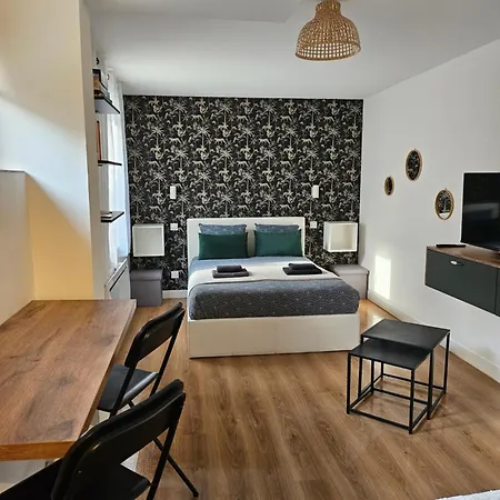 Apartment Superbe Appt Avec Cour Et Parking Gratuit A 5min De La Cite Medievale Carcassonne