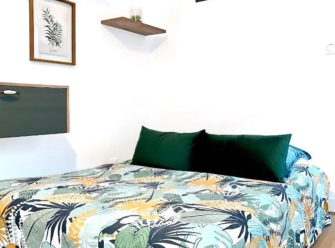 Apartment Superbe Studio Avec Cour Et Parking Gratuit A 5 Min Du Chateau