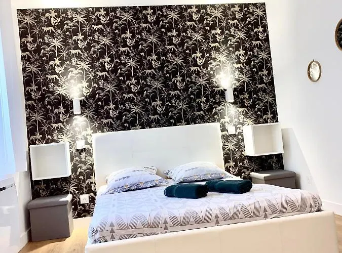 شقة Superbe Studio Avec Cour Et Parking Gratuit A 5 Min Du Chateau